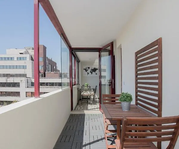 Liiiving - Invictus Bolhao Terrace * Порту